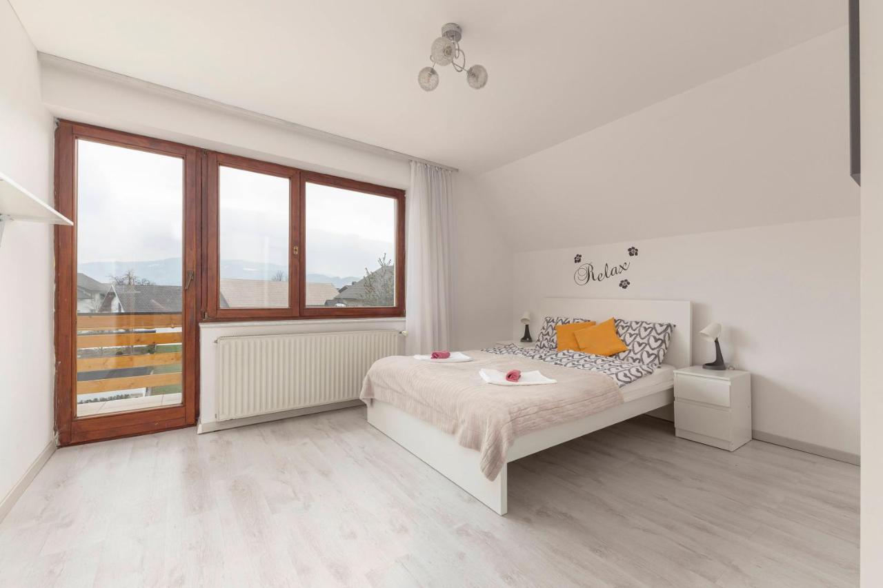 Apartment Mountain Sunrise Škofja Loka Екстериор снимка