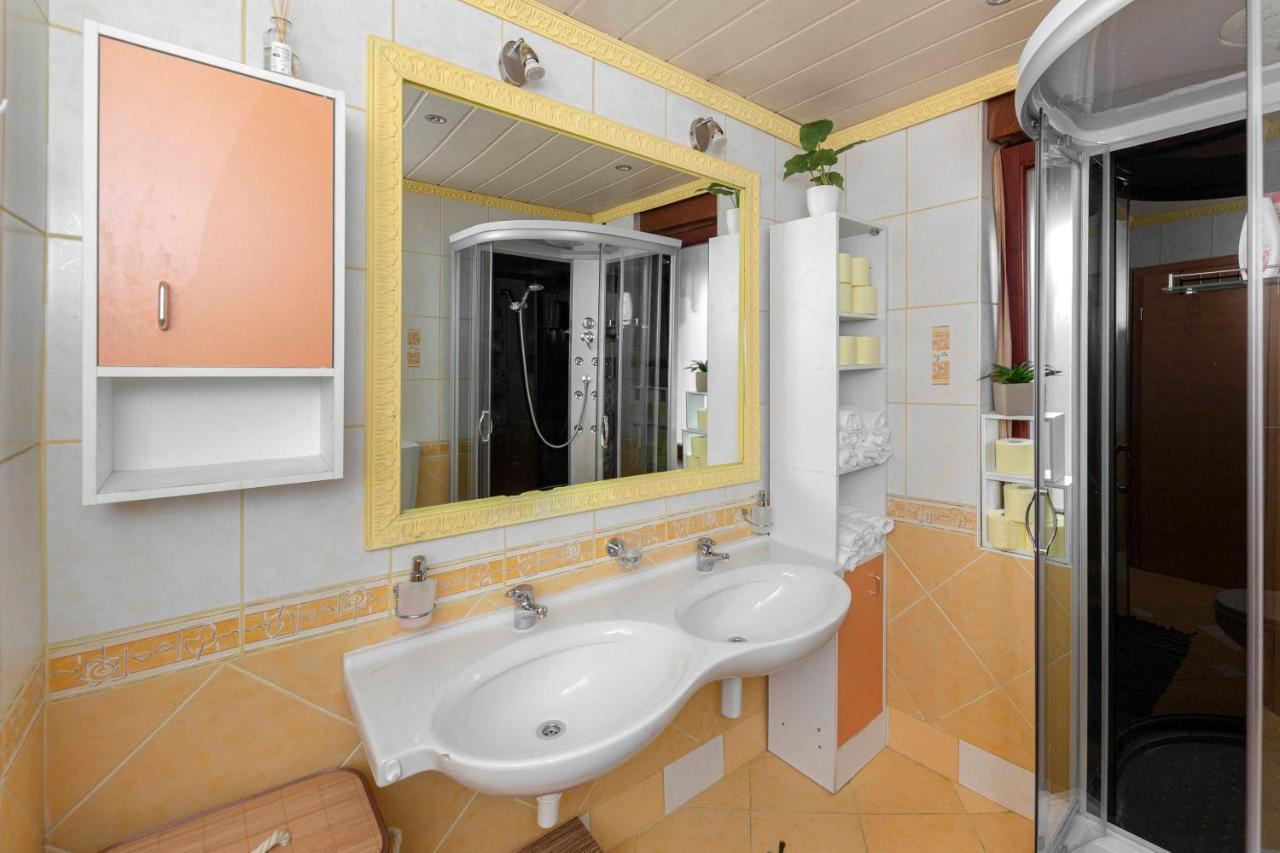 Apartment Mountain Sunrise Škofja Loka Екстериор снимка